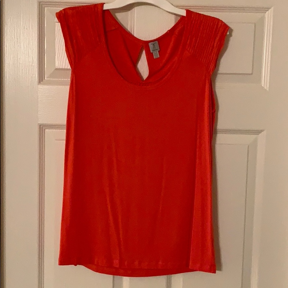 Sleeveless coral top